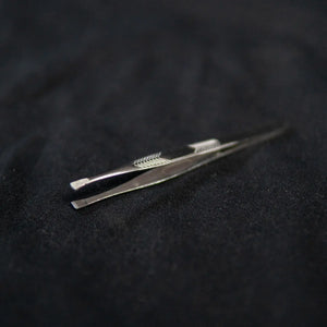 Fine ant-keeping forceps for handling small items